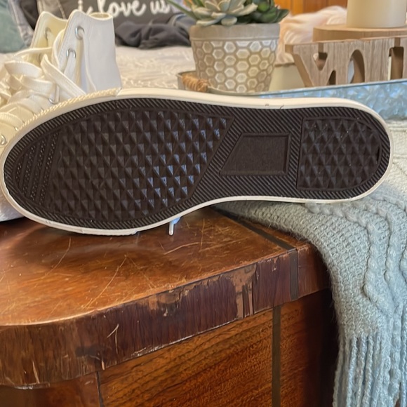 Brand new never worn Cushionaire shoes - Picture 5 of 6